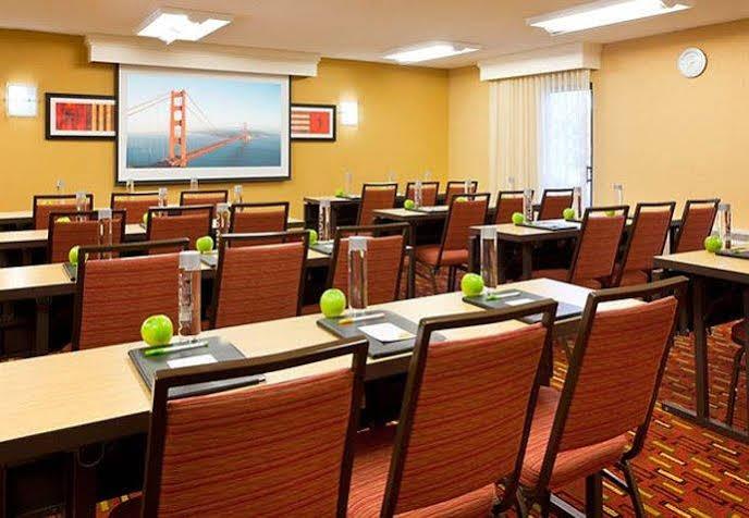 Hotel Courtyard By Marriott San Francisco Airport à San Bruno Extérieur photo